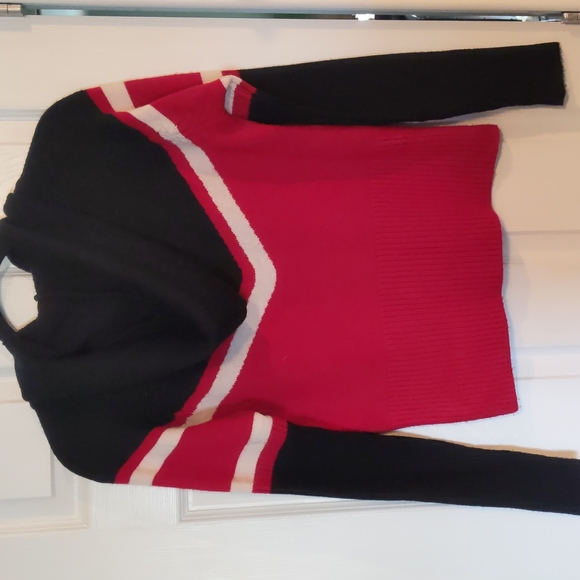 Vintage Hooded Sweater - Picture 2 of 6